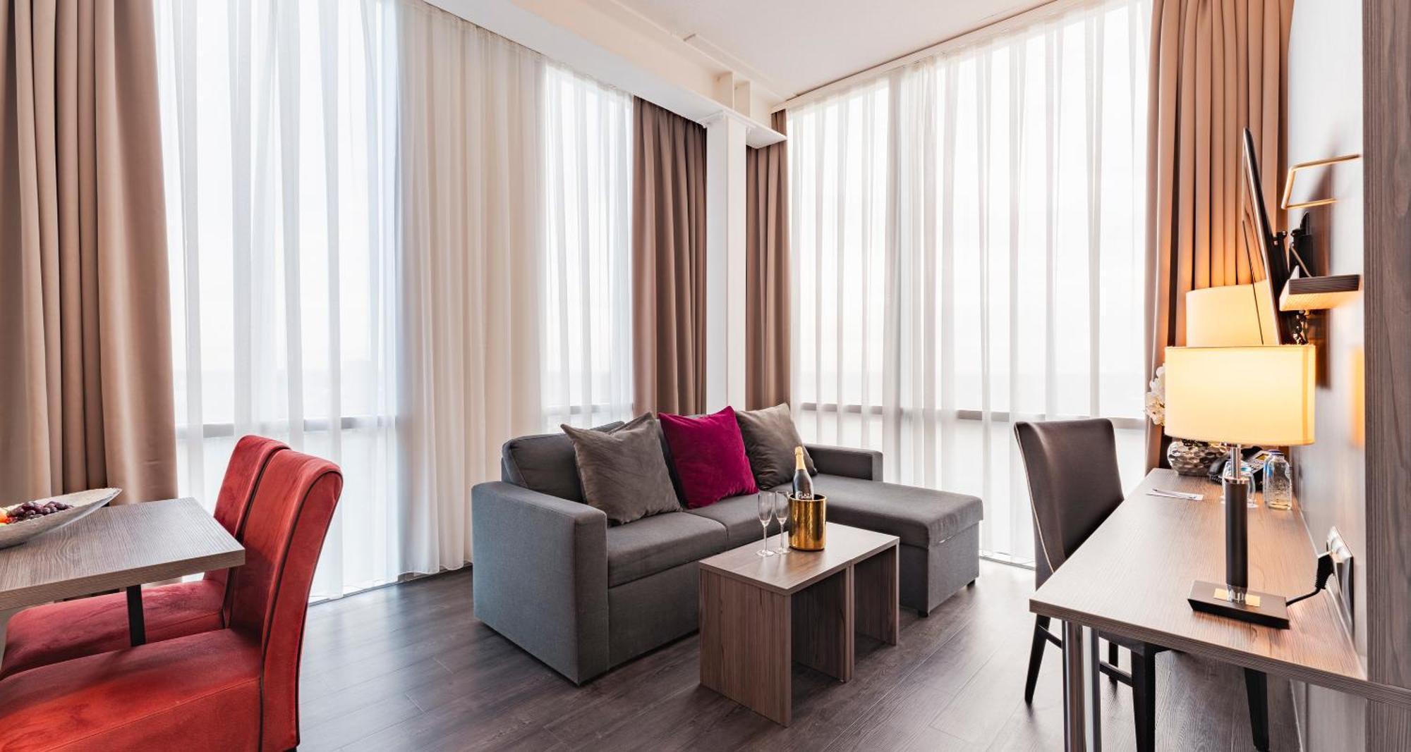 Plaza Premium Almere Bagian luar foto