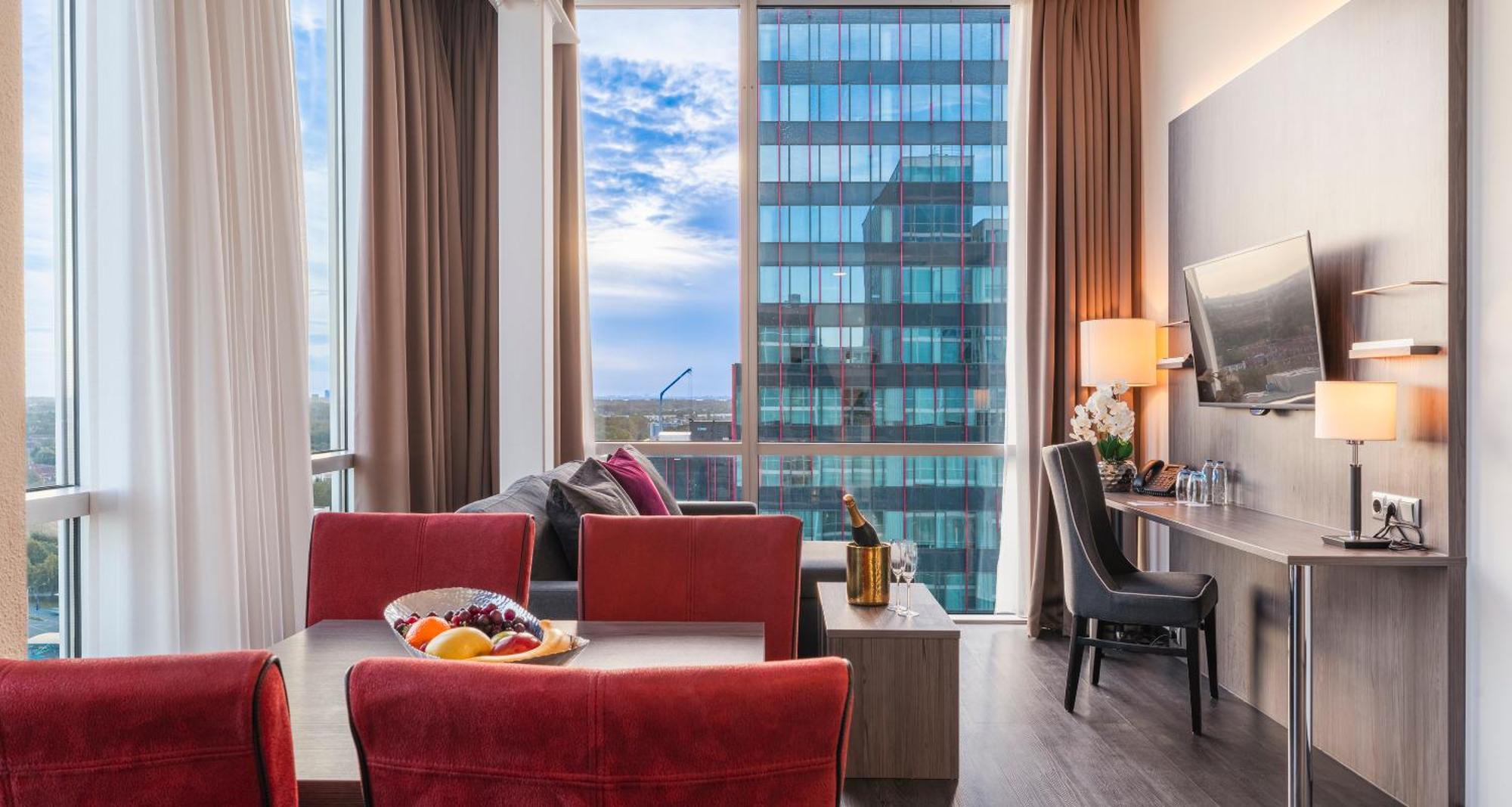 Plaza Premium Almere Bagian luar foto