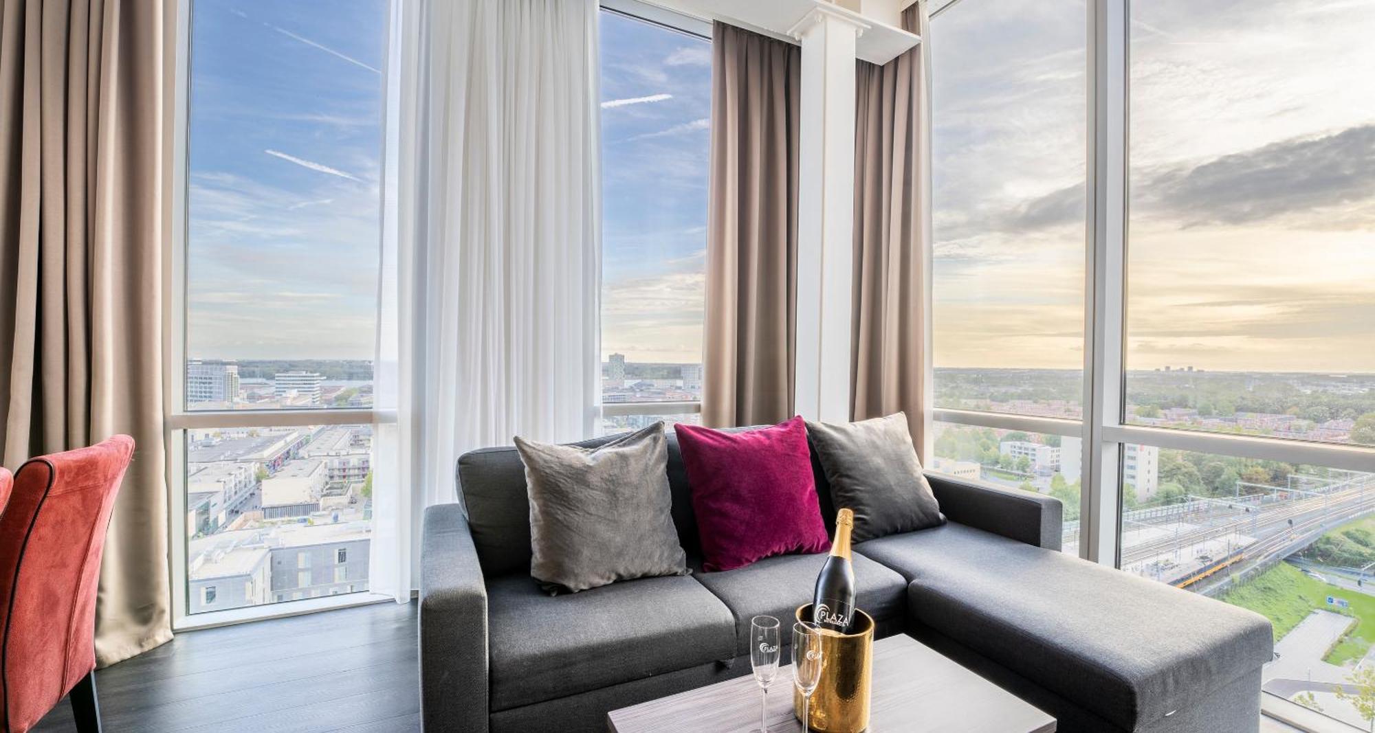 Plaza Premium Almere Bagian luar foto