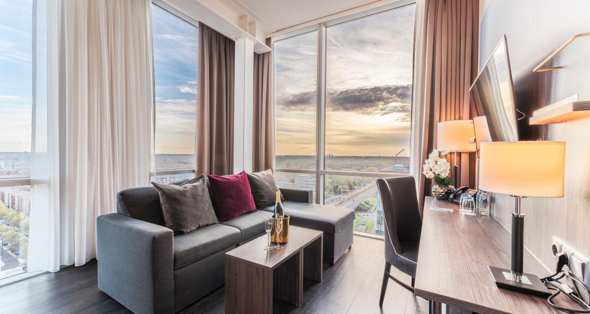 Plaza Premium Almere Bagian luar foto