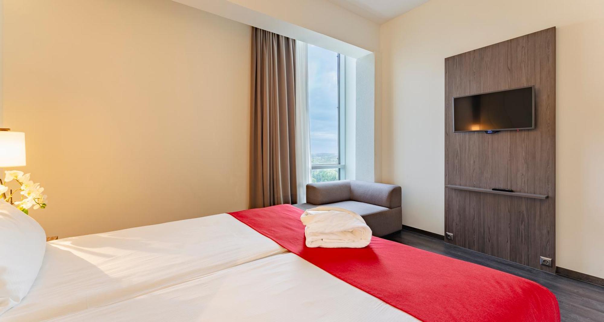 Plaza Premium Almere Bagian luar foto