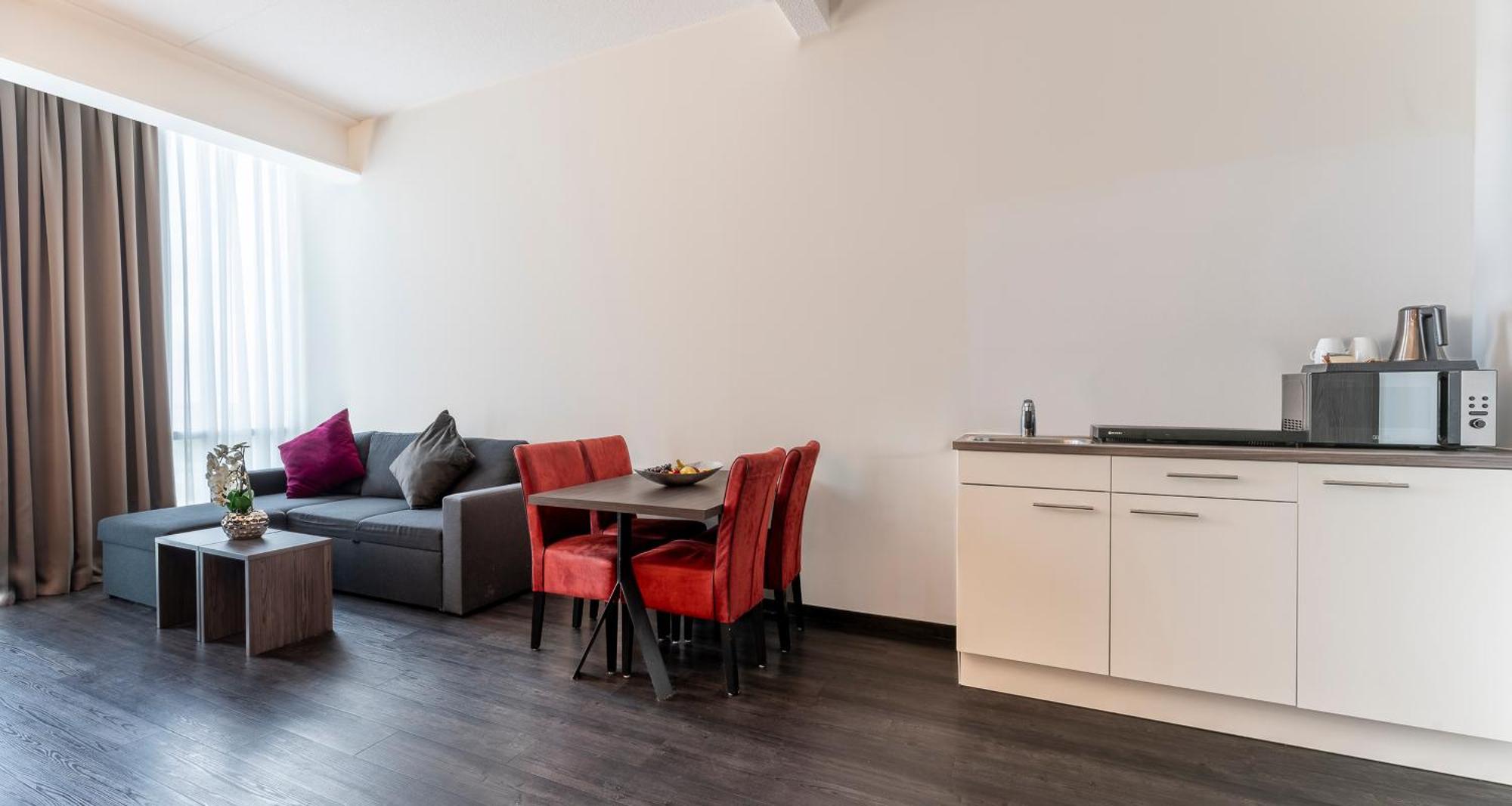 Plaza Premium Almere Bagian luar foto