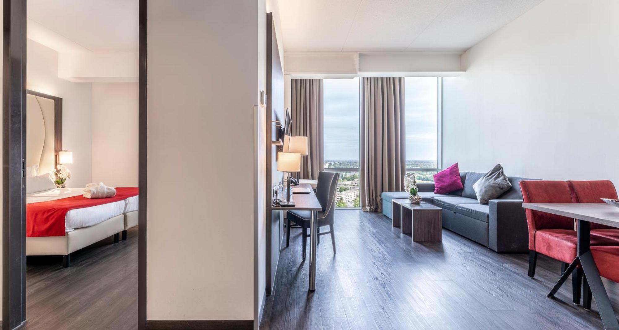 Plaza Premium Almere Bagian luar foto