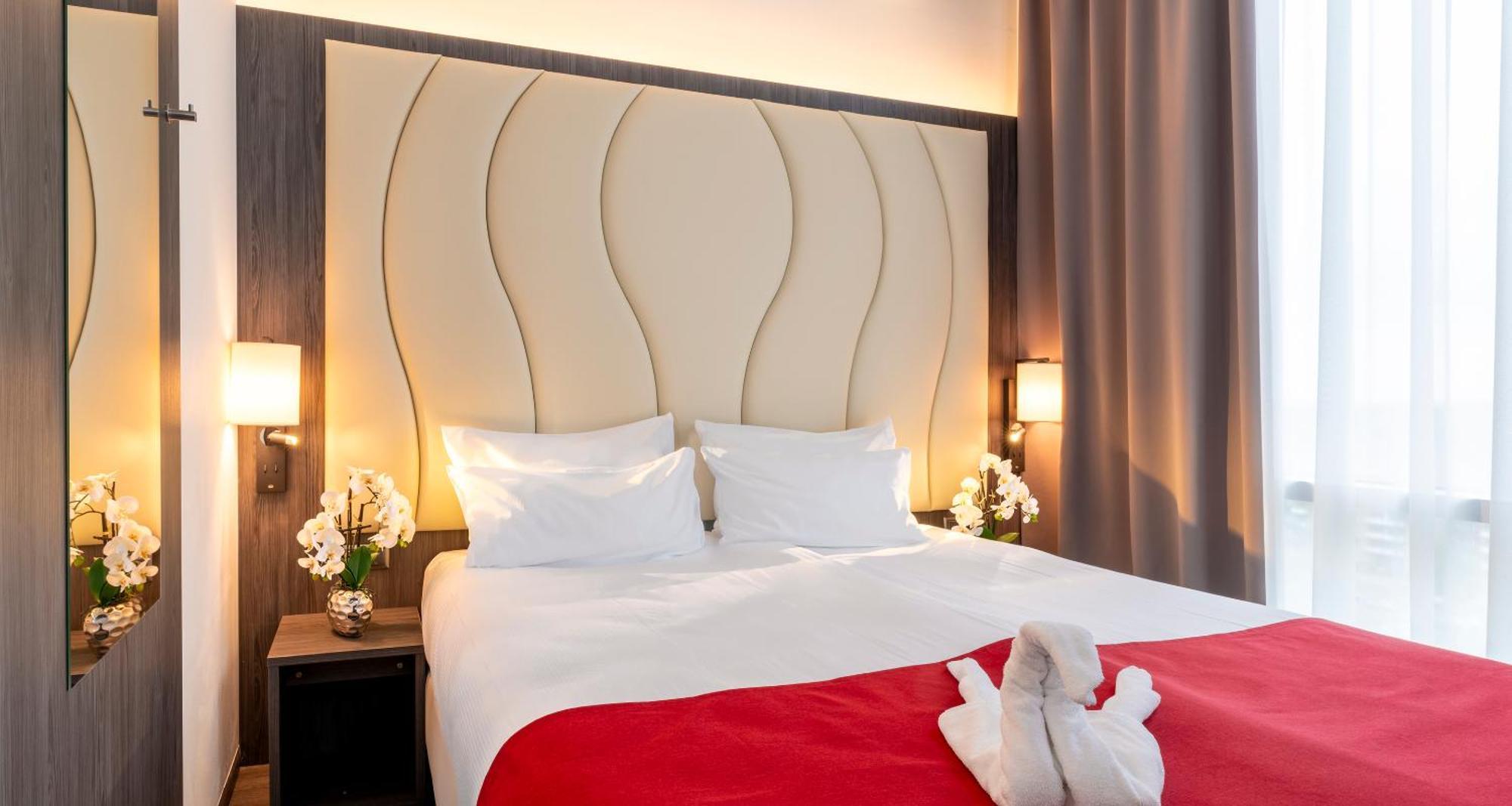 Plaza Premium Almere Bagian luar foto