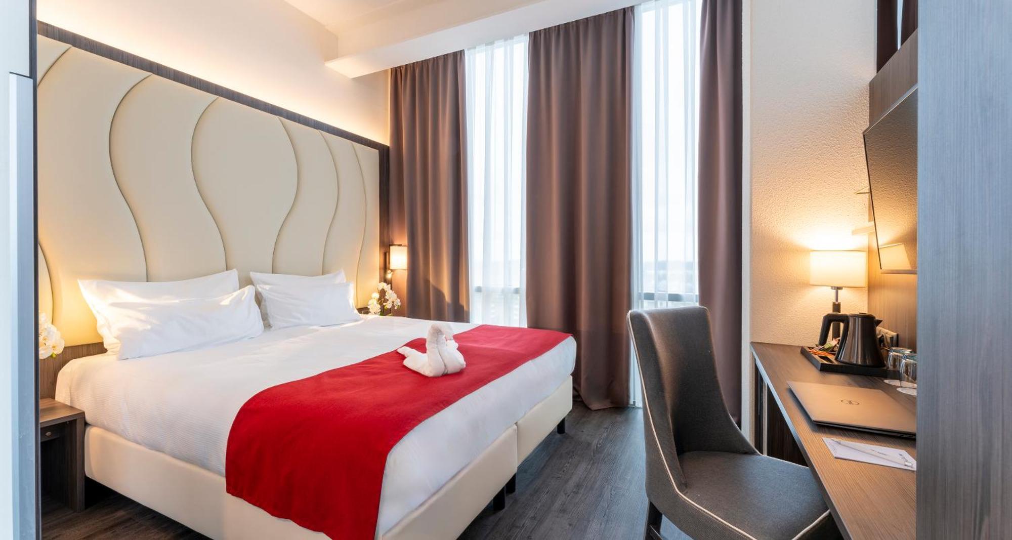 Plaza Premium Almere Bagian luar foto
