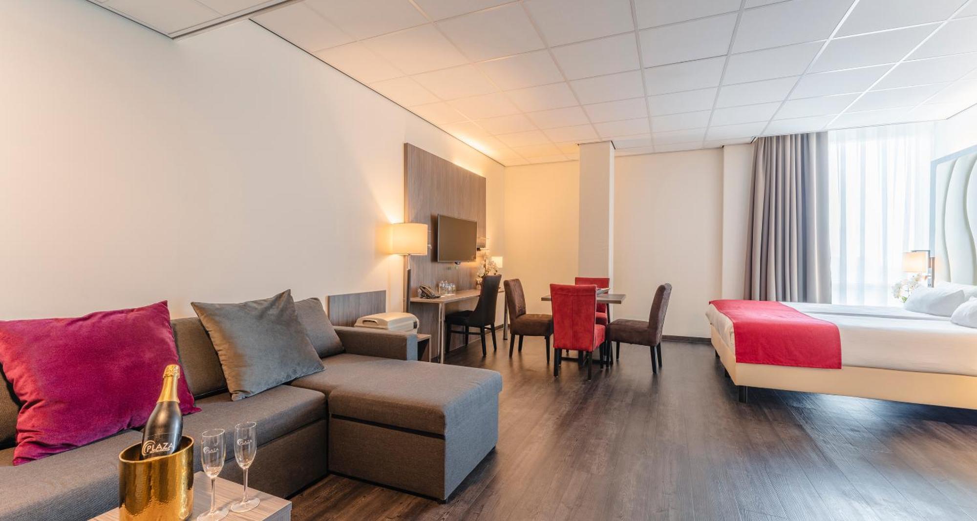 Plaza Premium Almere Bagian luar foto