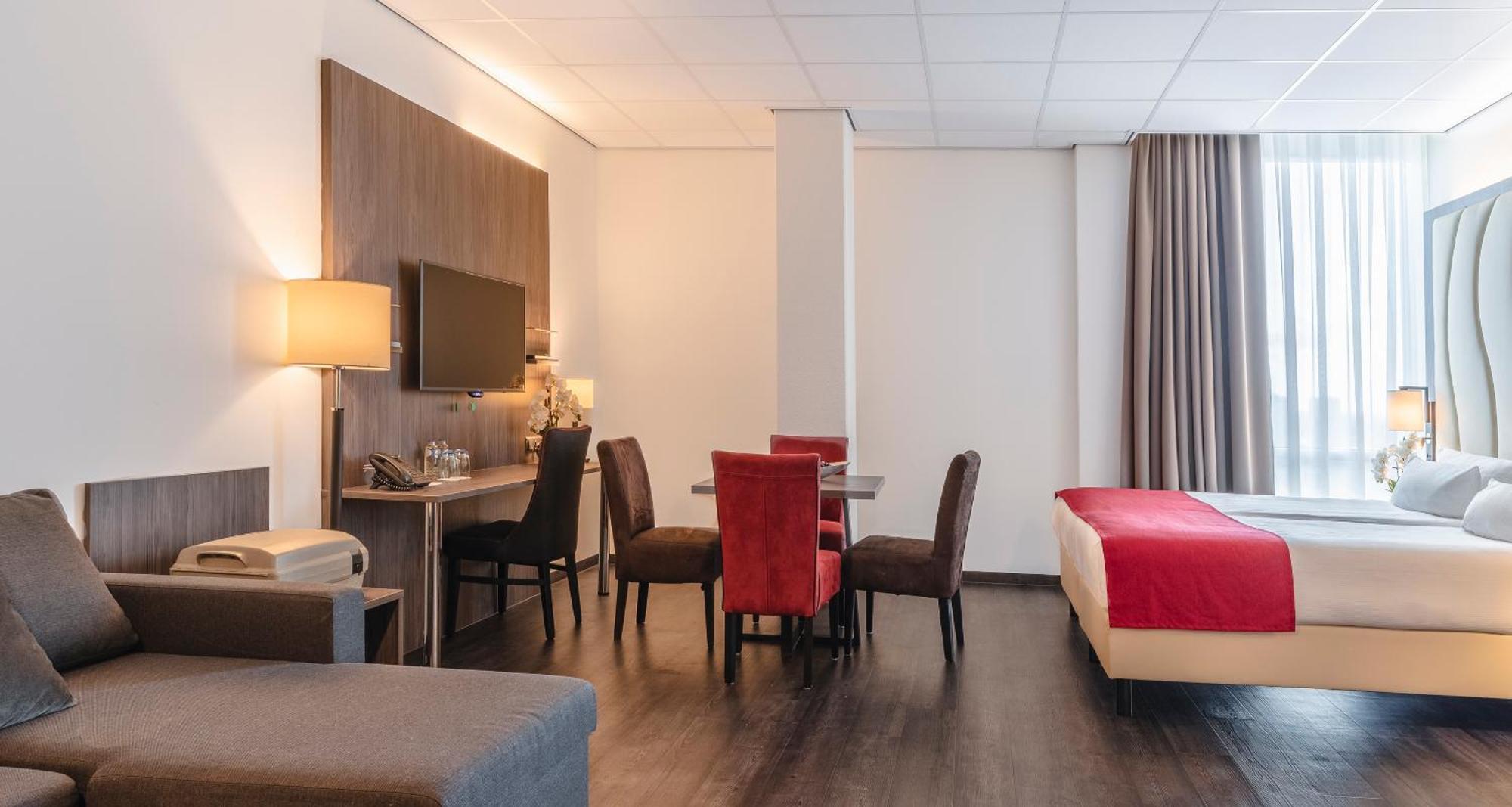 Plaza Premium Almere Bagian luar foto