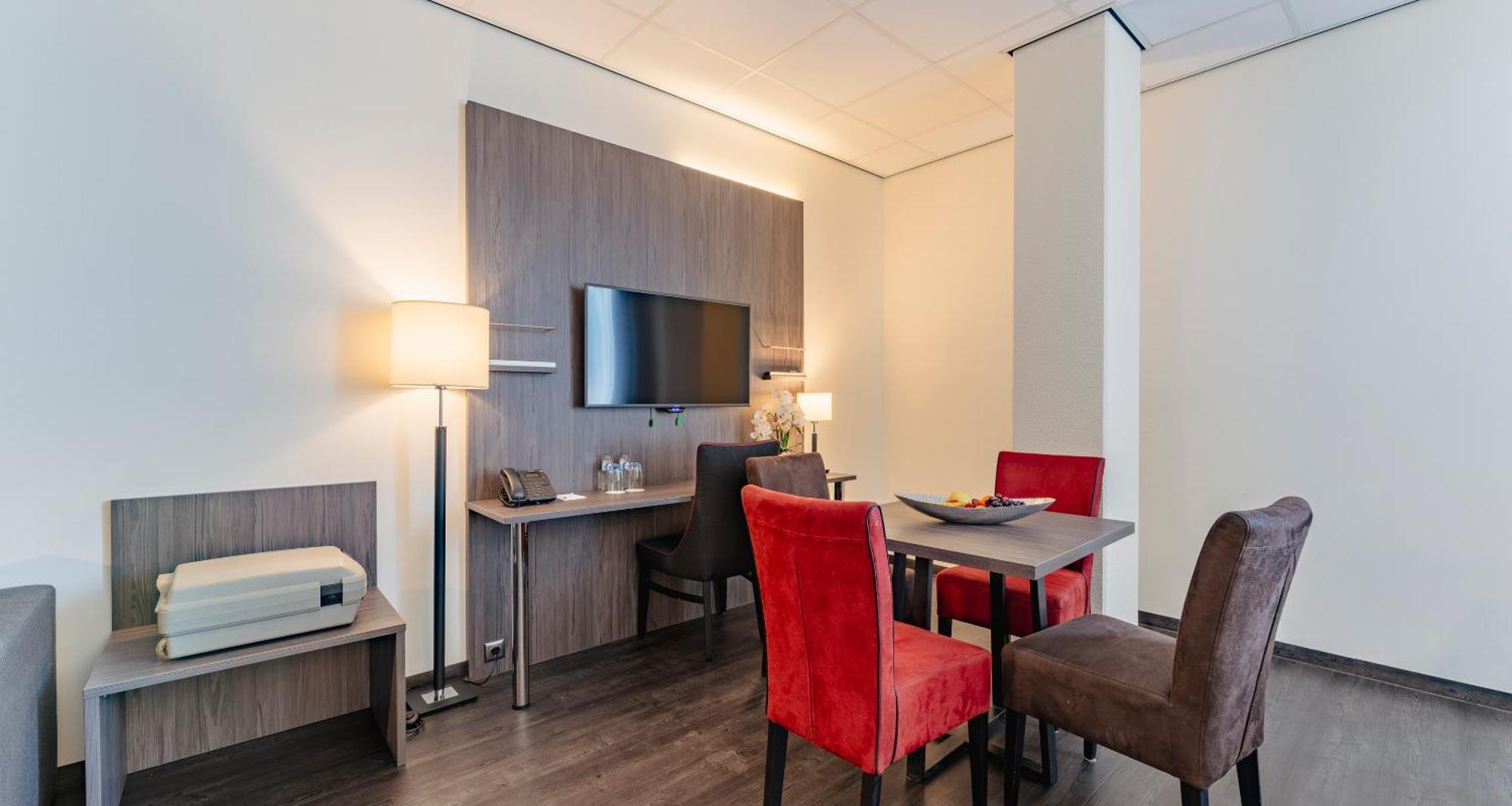 Plaza Premium Almere Bagian luar foto
