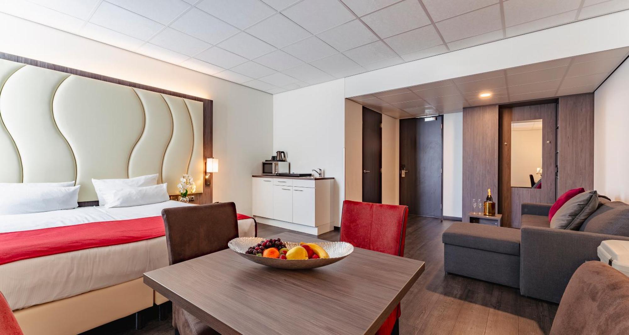 Plaza Premium Almere Bagian luar foto