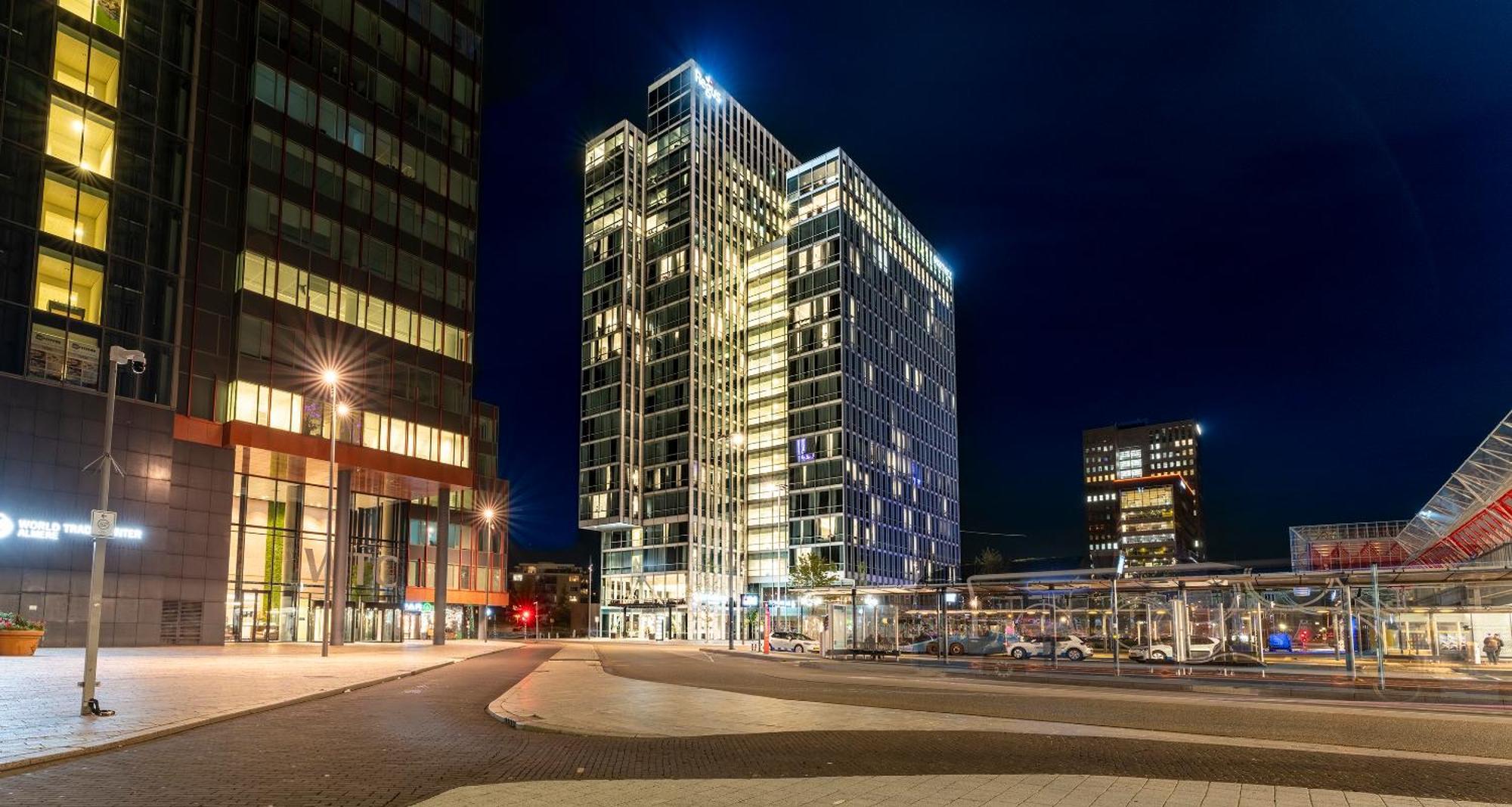 Plaza Premium Almere Bagian luar foto