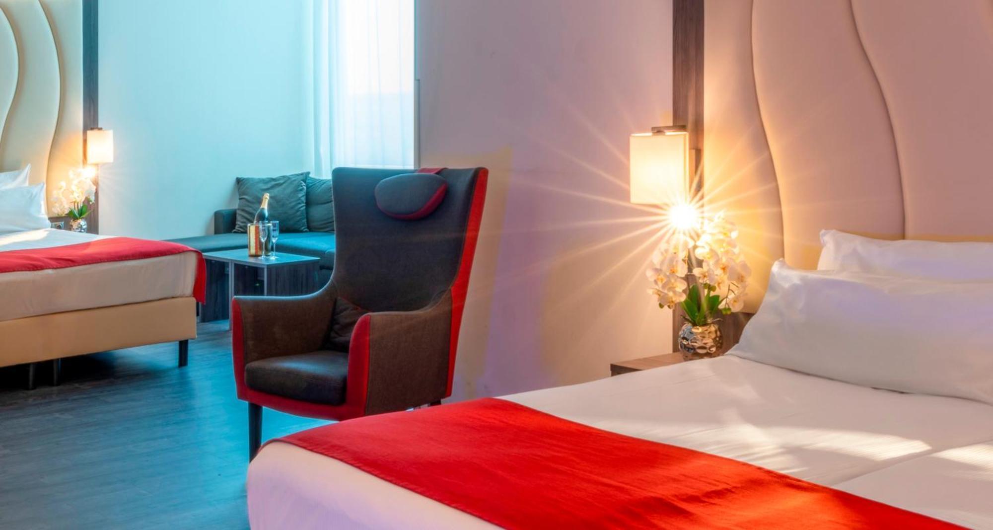 Plaza Premium Almere Bagian luar foto