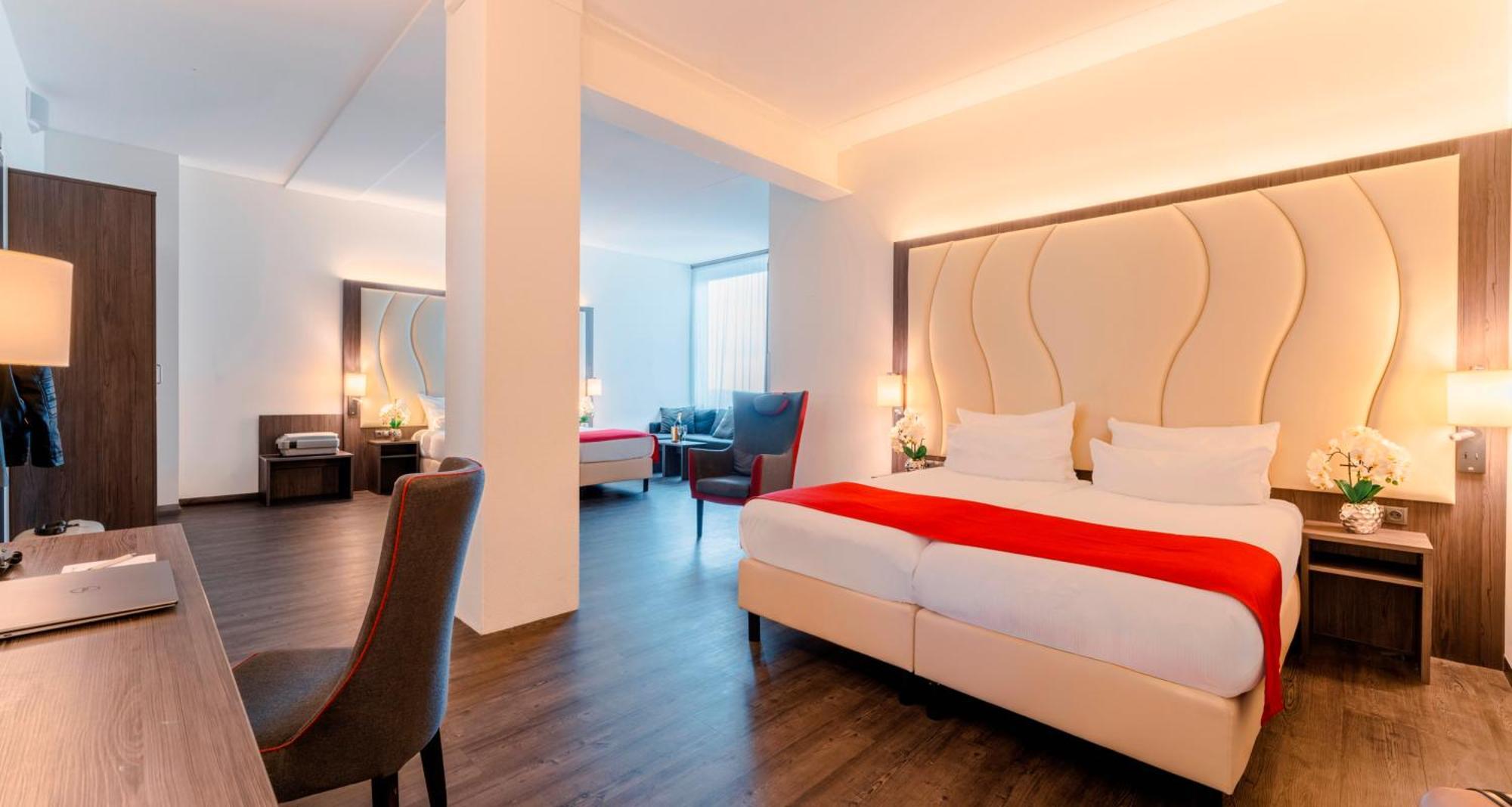 Plaza Premium Almere Bagian luar foto