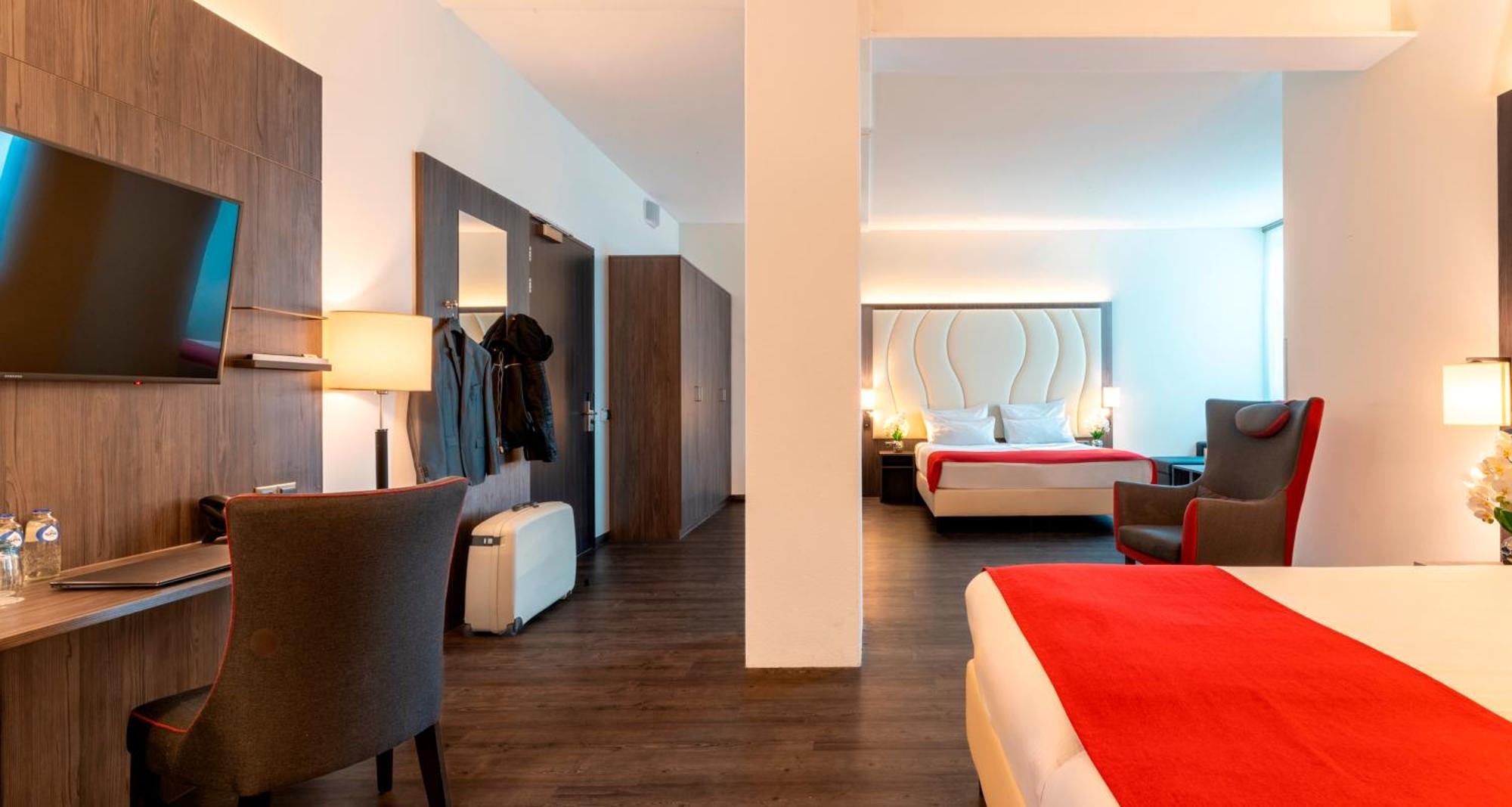 Plaza Premium Almere Bagian luar foto