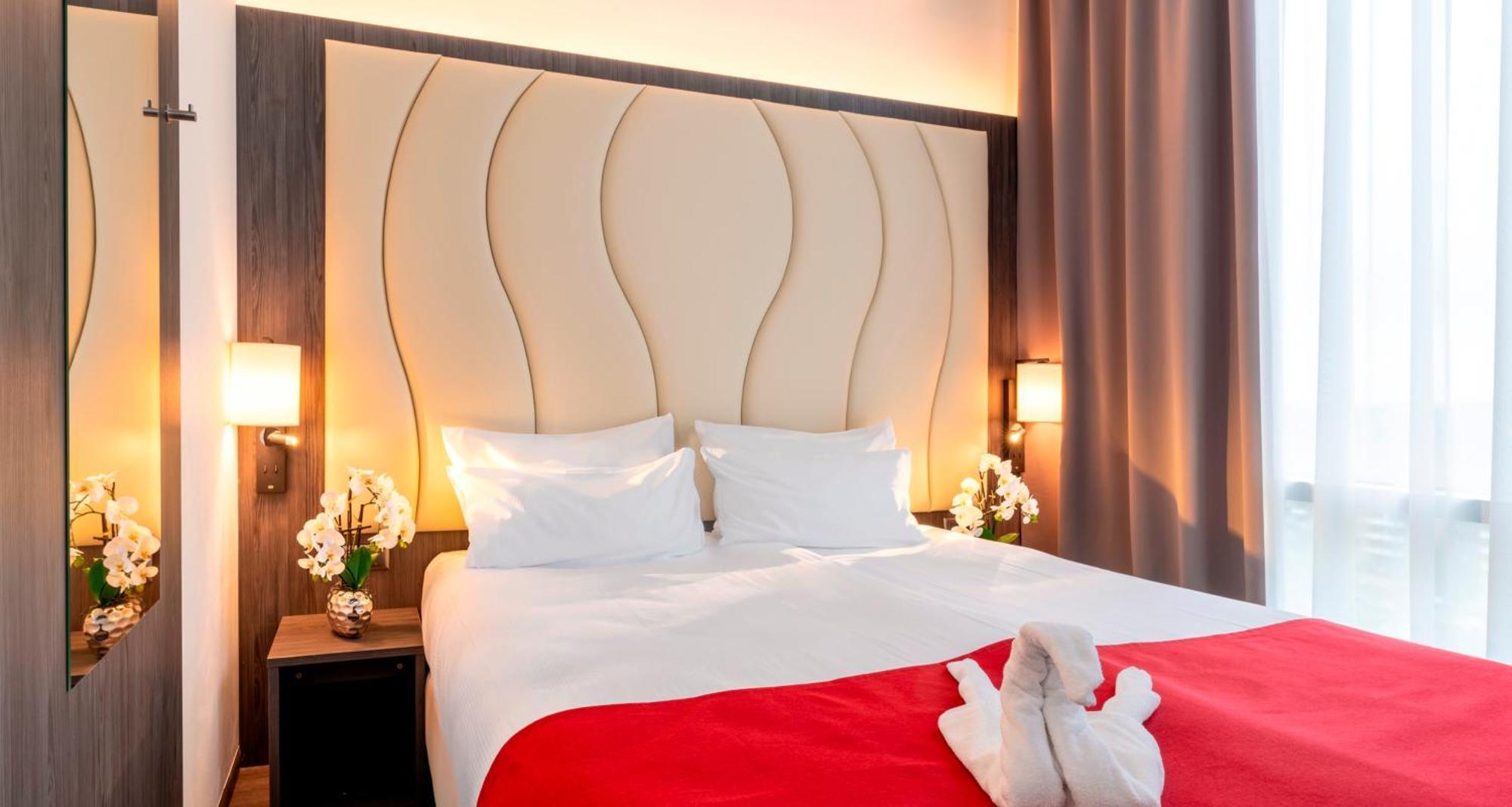 Plaza Premium Almere Bagian luar foto