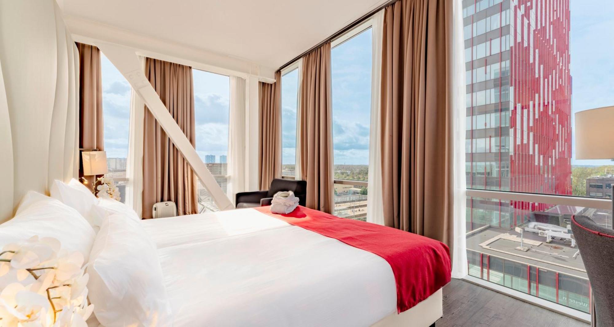 Plaza Premium Almere Bagian luar foto
