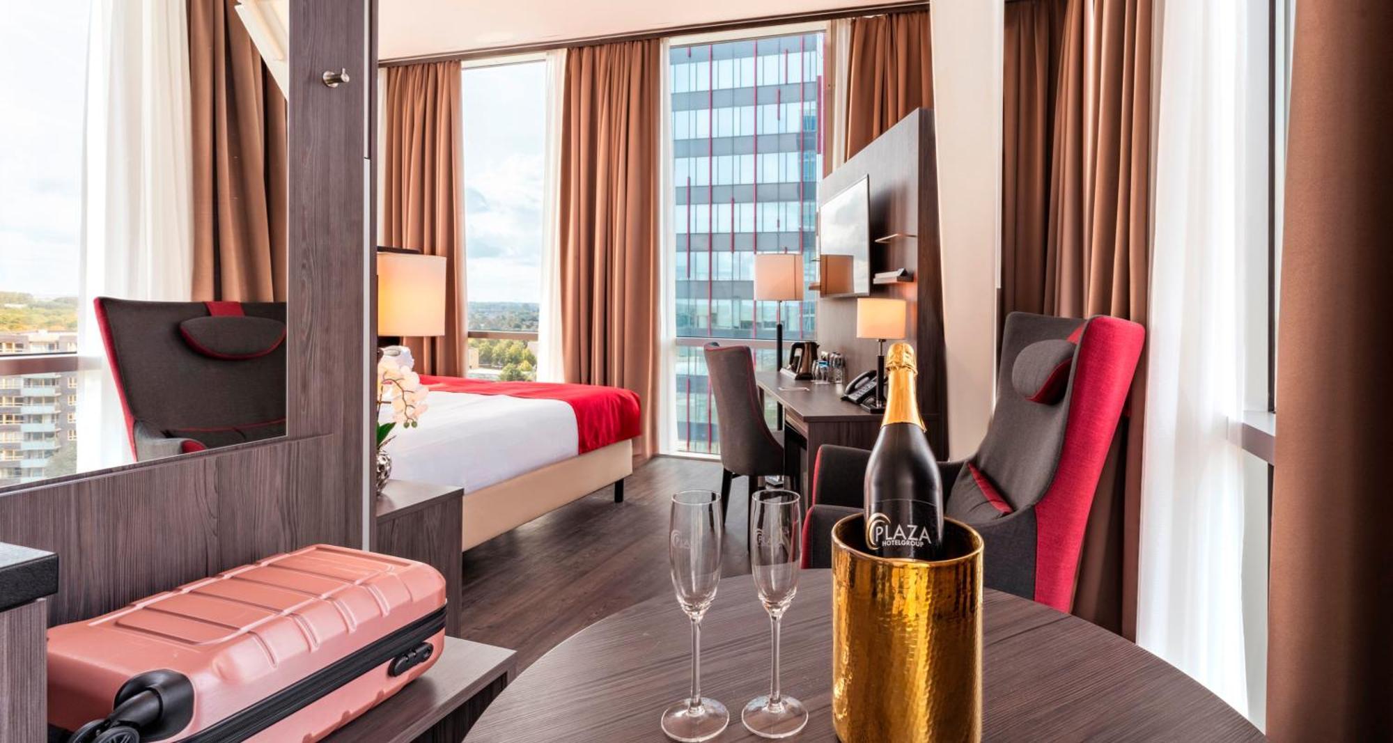 Plaza Premium Almere Bagian luar foto